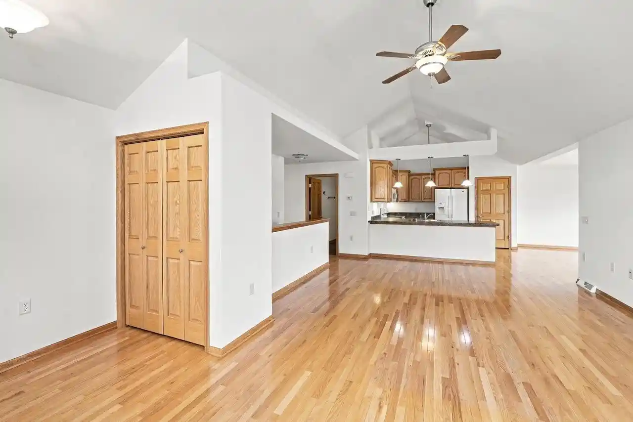 Photo 3 of Condo for sale at 118 Summit Ct, Columbus, WI 53925 | MLS# 2033856 | Listing updated on 2026-10-02