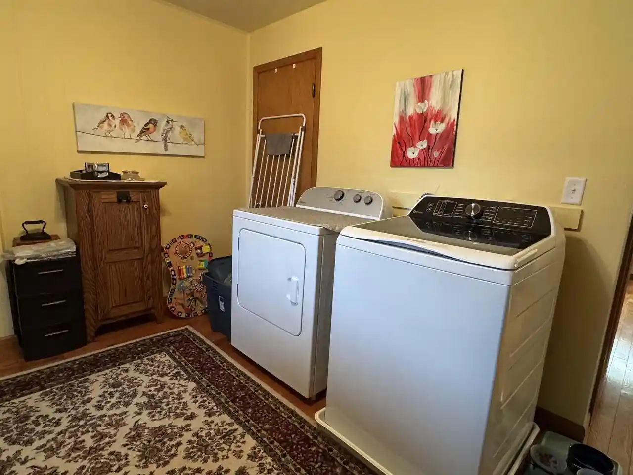 Photo 3 of Sale Pending at 1304 Manor Dr, Janesville, WI 53548 | MLS# 2033860 | Listing updated on 2026-10-04