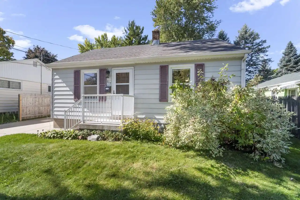 Photo 1 of Single family home for sale at 517 Cedar St, Hartford, WI 53027 | MLS# 1982978 | Listing updated on 2026-10-07