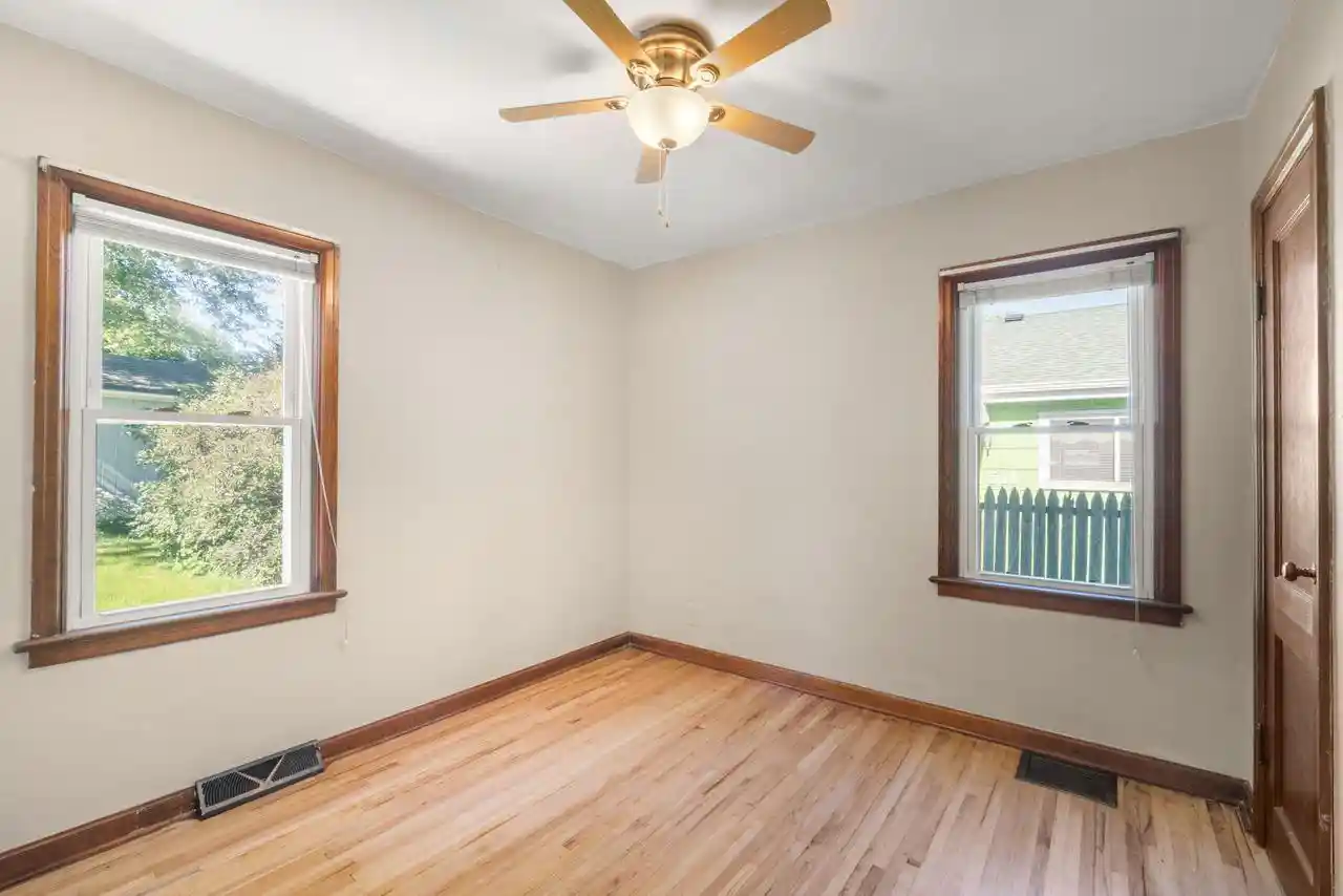 Photo 3 of Single family home for sale at 517 Cedar St, Hartford, WI 53027 | MLS# 1982978 | Listing updated on 2026-10-07