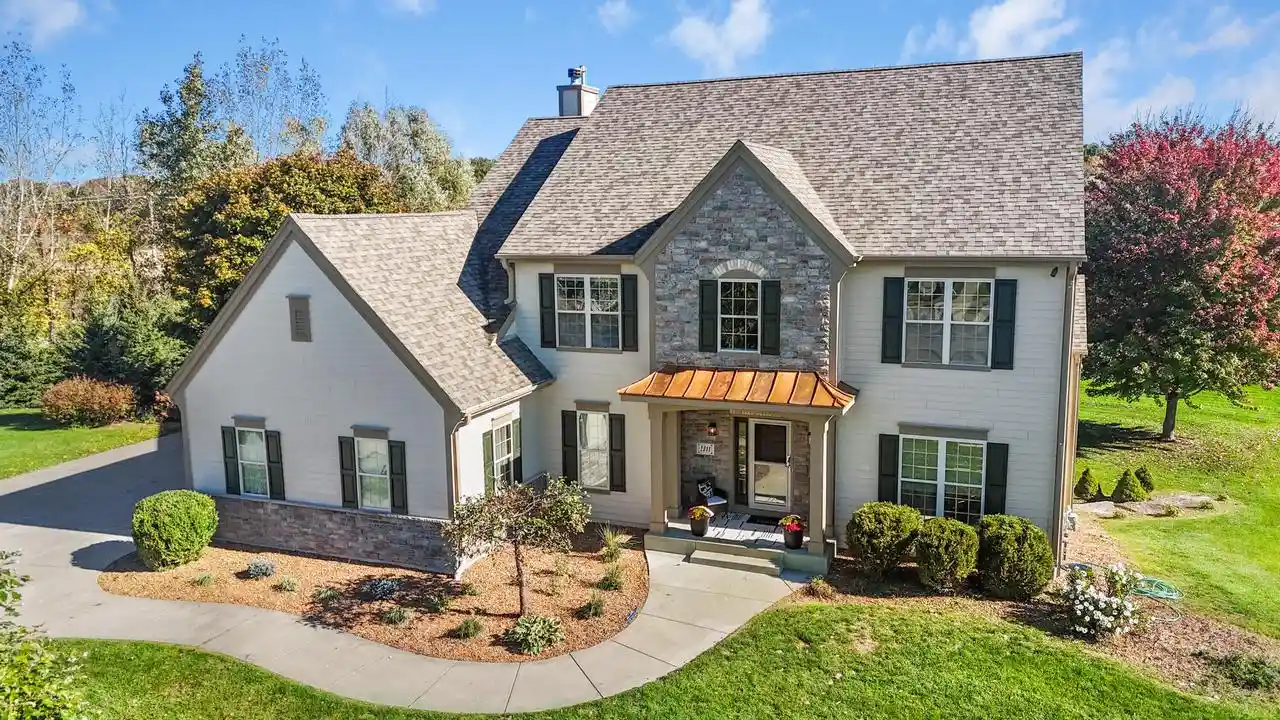 Photo 1 of Single family home for sale at 2811 Makou Trl, Waukesha, WI 53189 | MLS# 1982984 | Listing updated on 2026-10-29