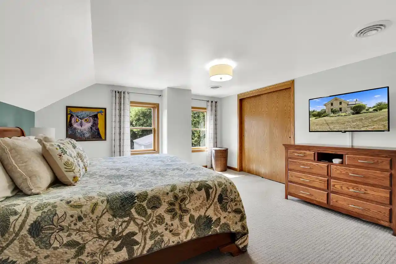 Photo 4 of Single family home for sale at 4827 Beaver Dam Rd, West Bend, WI 53090 | MLS# 1982990 | Listing updated on 2026-10-02