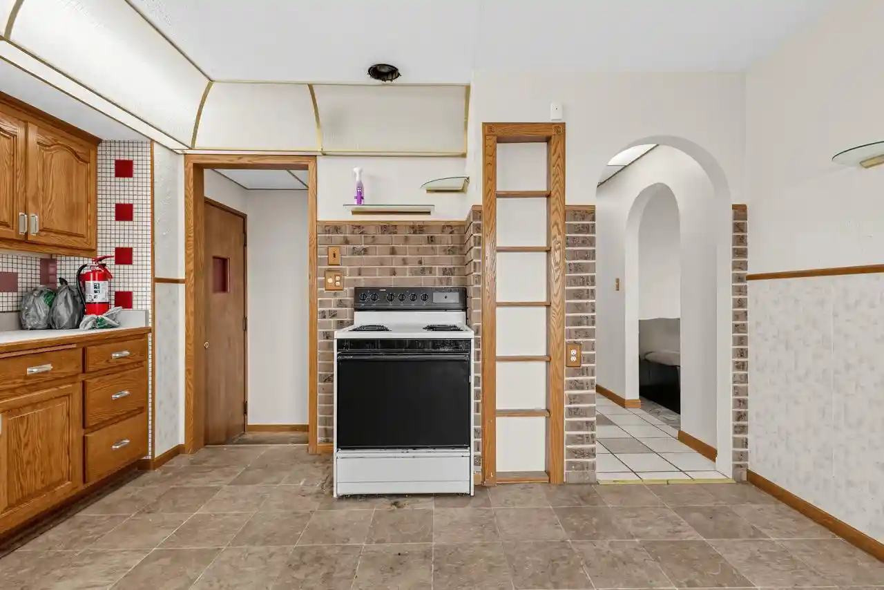 Photo 20 of Single family home for sale at 5425 W Lincoln Crk Dr, Milwaukee, WI 53218 | MLS# 1982992 | Listing updated on 2026-10-08