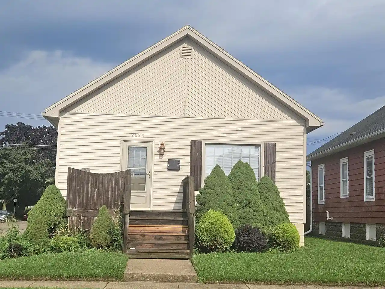 Photo 1 of Single family home for sale at 2225 Geneva St, Racine, WI 53402 | MLS# 1982993 | Listing updated on 2026-10-01