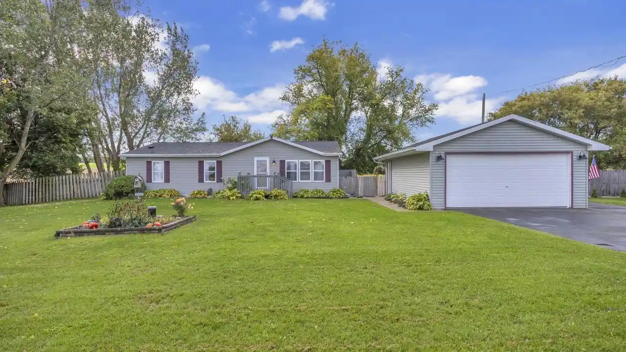 Photo 1 of Single family home for sale at 18035 County Hwy C, Valders, WI 54245 | MLS# 1982997 | Listing updated on 2026-10-05