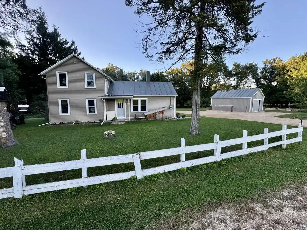 Photo 1 of Single family home for sale at W6550 County Hwy Cm, Pardeeville, WI 53954 | MLS# 1983000 | Listing updated on 2026-10-01