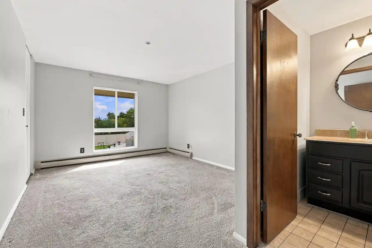 Listing Photo 1 - Condo for sale in building located at 4117 W Rivers Edge Cir, Milwaukee, WI 53209 - Unit #13
