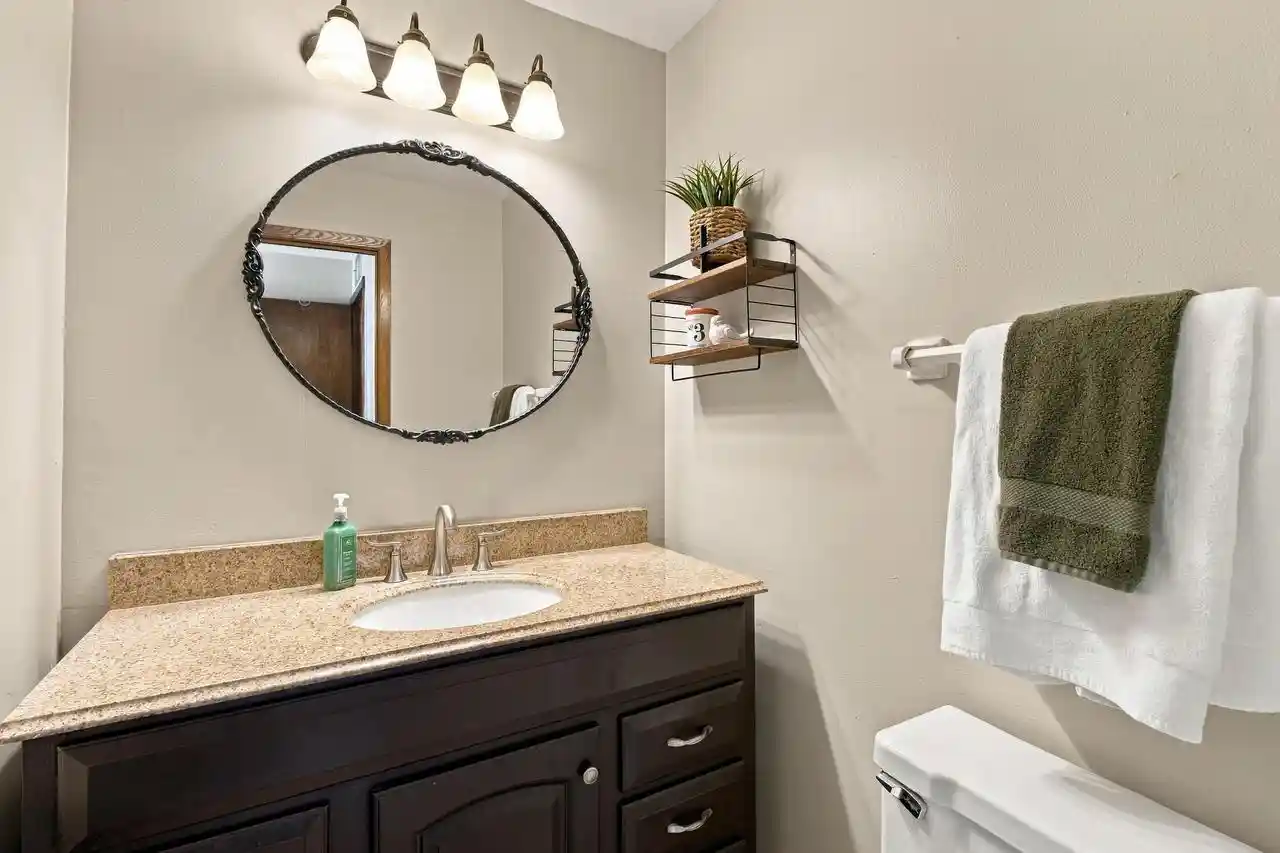 Listing Photo 4 - Condo for sale in building located at 4117 W Rivers Edge Cir, Milwaukee, WI 53209 - Unit #13