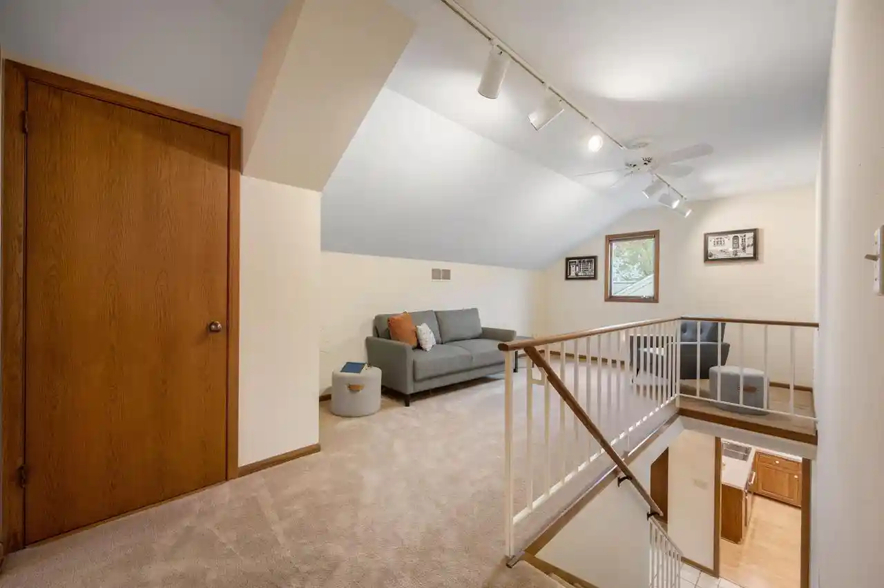 Photo 4 of Condo for sale at 10104 N Gettysburg Ct, Mequon, WI 53092 | MLS# 1983020 | Listing updated on 2026-10-09