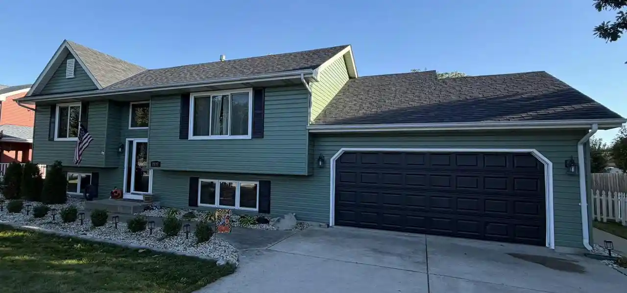 Photo 1 of Single family home for sale at 2117 Newberry Ln, Caledonia, WI 53402 | MLS# 1983027 | Listing updated on 2026-10-06
