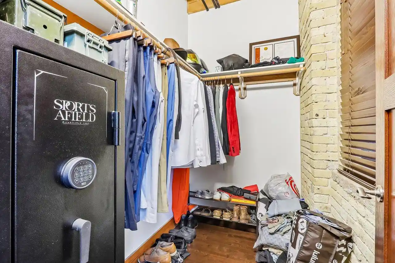 Listing Photo 4 - Condo for sale in building located at 1818 N Water St, Milwaukee, WI 53202 - Unit #306