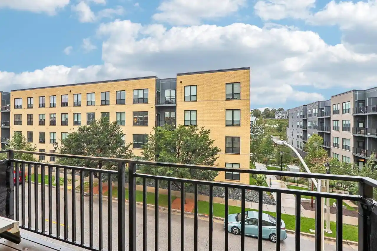 Listing Photo 5 - Condo for sale in building located at 1818 N Water St, Milwaukee, WI 53202 - Unit #306