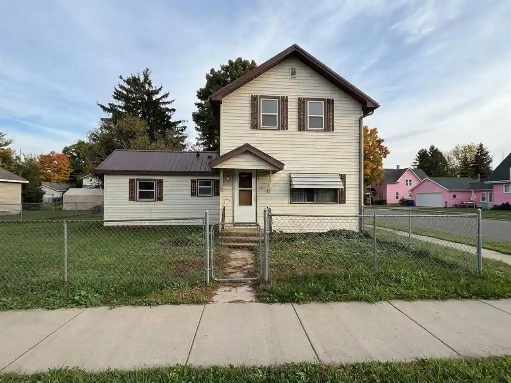 Photo 1 of Single family home for sale at 1037 E La Salle Ave, Barron, WI 54812 | MLS# 1605477 | Listing updated on 2026-10-02