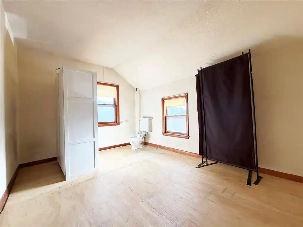 Photo 4 of Single family home for sale at 1037 E La Salle Ave, Barron, WI 54812 | MLS# 1605477 | Listing updated on 2026-10-02