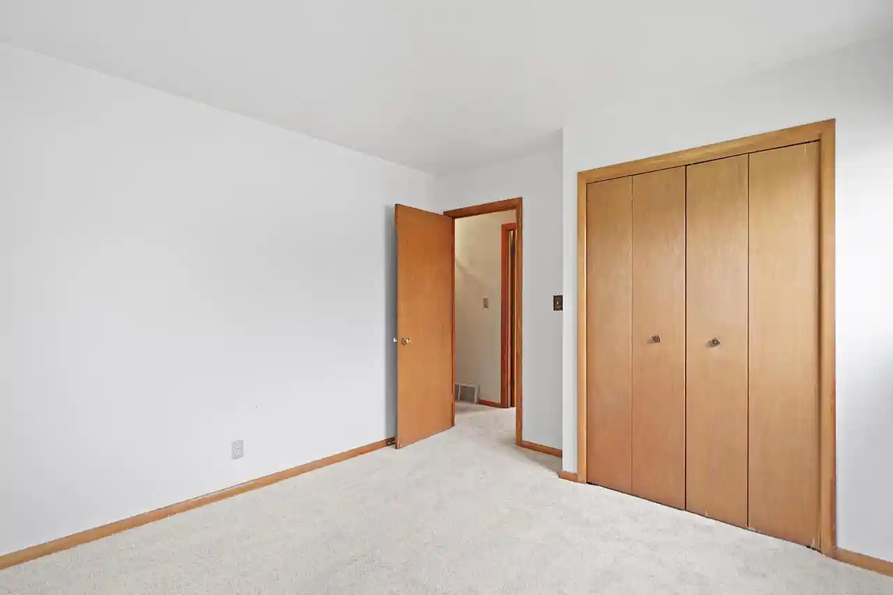 Photo 4 of Single family home for sale at 1904 87th Street, Kenosha, WI 53143 | MLS# 1983046 | Listing updated on 2026-10-05
