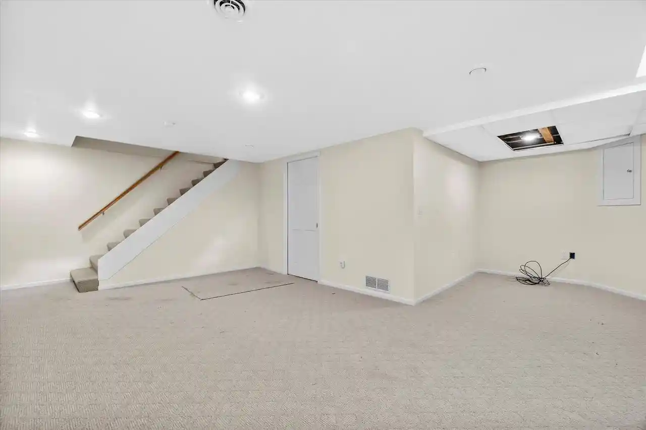 Photo 3 of Condo for sale at 7335 S Delaine Dr, Oak Creek, WI 53154 | MLS# 1983050 | Listing updated on 2026-10-02