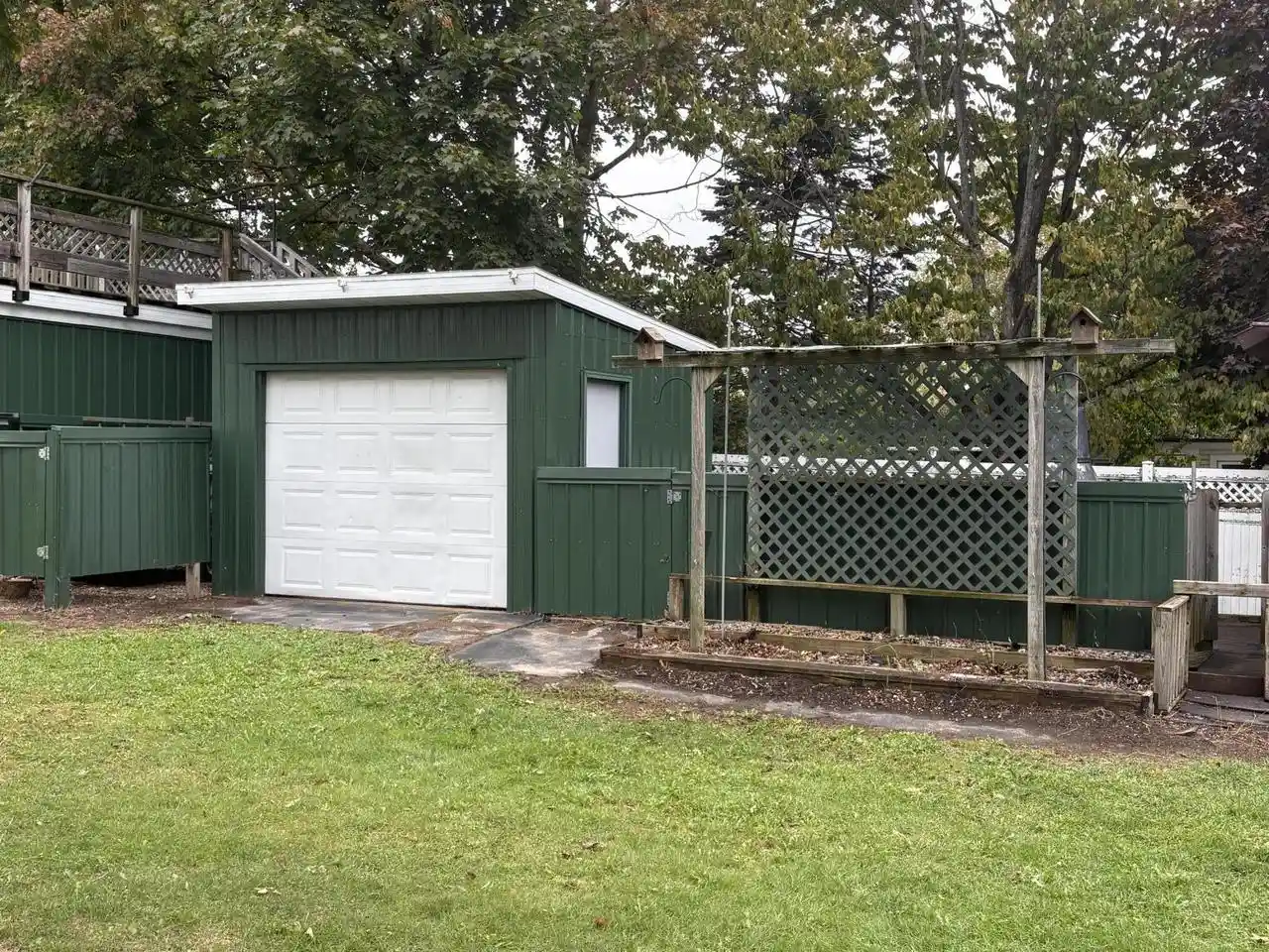 Photo 3 of Single family home for sale at 904 Dewey St, Manitowoc, WI 54220 | MLS# 1983056 | Listing updated on 2026-10-02