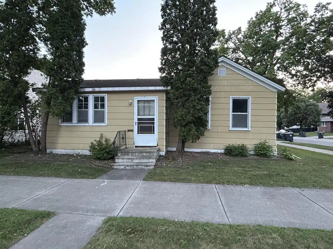 Photo 1 of Sale Pending at 731 10th Street N St, La Crosse, WI 54601 | MLS# 1983054 | Listing updated on 2026-10-03