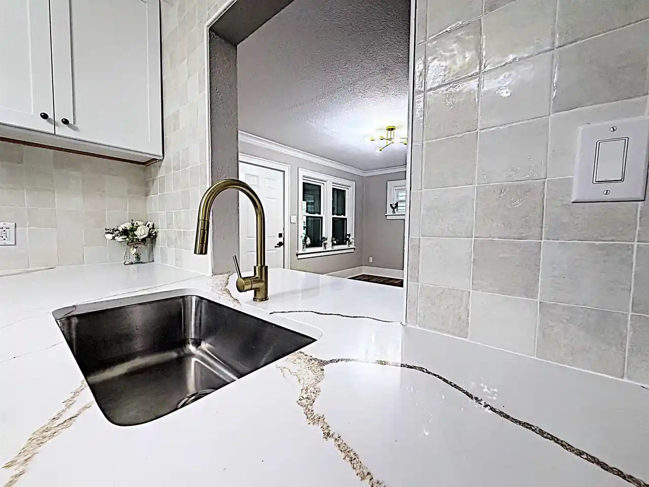 Photo 2 of Single family home for sale at 425 Monroe St, Neenah, WI 54956 | MLS# 50333657 | Listing updated on 2026-10-02