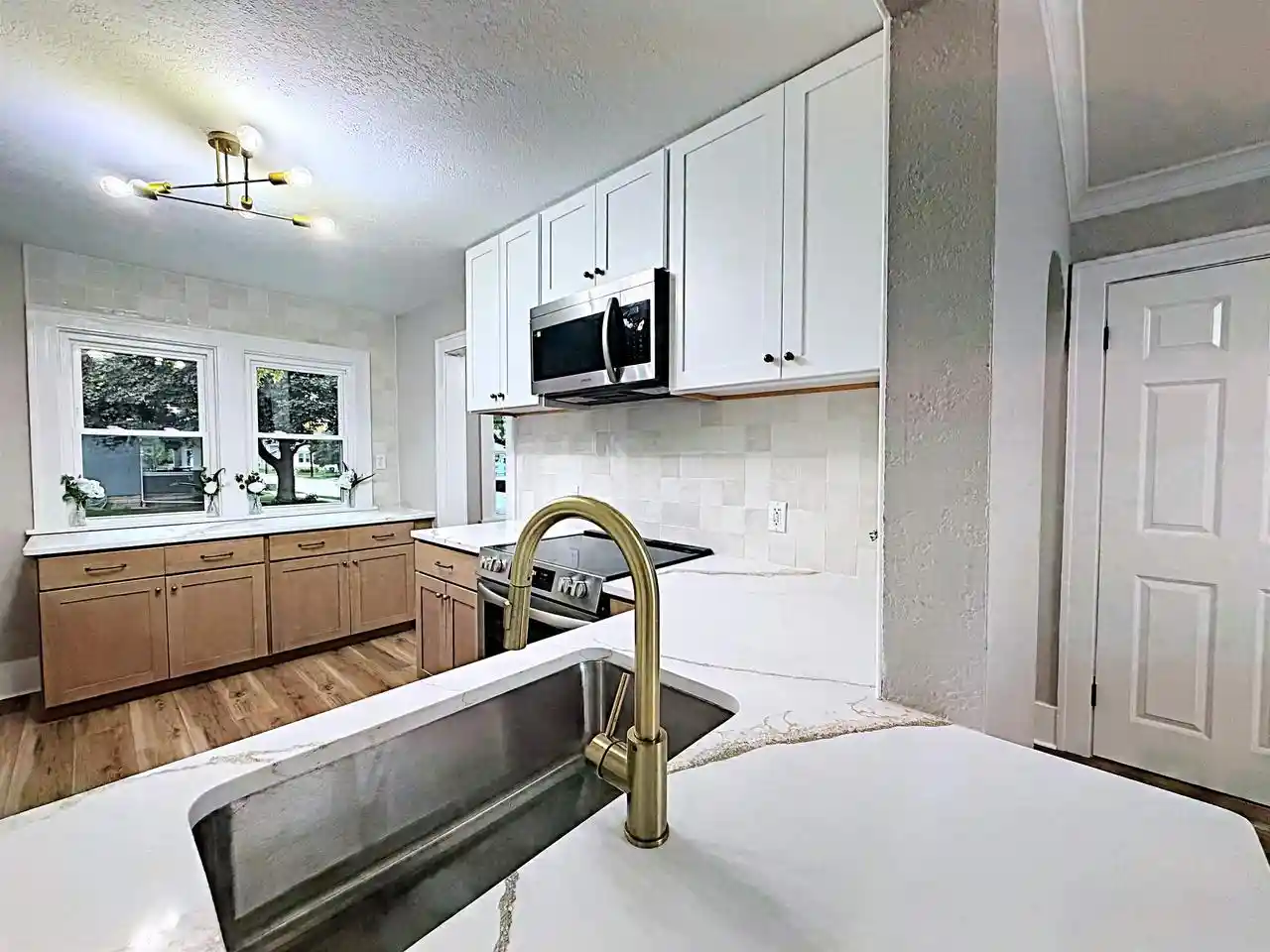 Photo 3 of Single family home for sale at 425 Monroe St, Neenah, WI 54956 | MLS# 50333657 | Listing updated on 2026-10-02