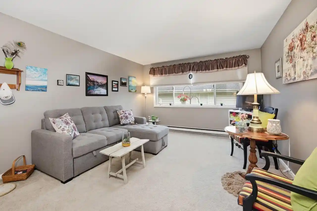 Listing Photo 4 - Condo for sale in building located at 10340 W Whitnall Edge Dr, Franklin, WI 53132 - Unit #103