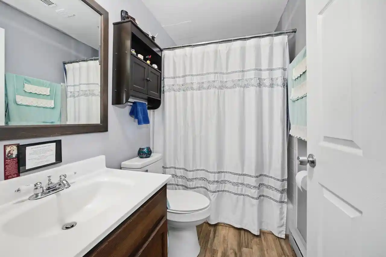 Listing Photo 5 - Condo for sale in building located at 10340 W Whitnall Edge Dr, Franklin, WI 53132 - Unit #103
