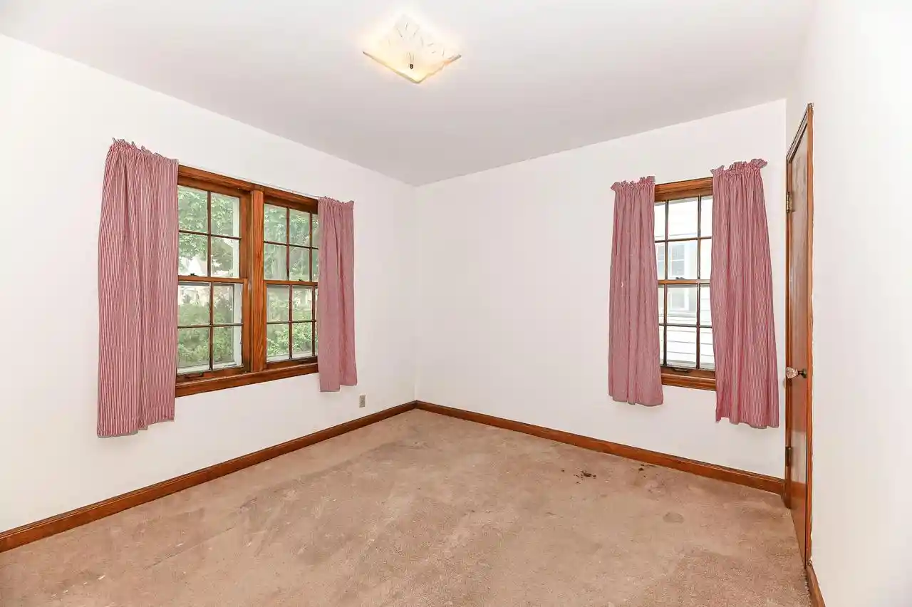Photo 2 of Single family home for sale at 3852 S 5th Street, Milwaukee, WI 53207 | MLS# 1983062 | Listing updated on 2026-10-05