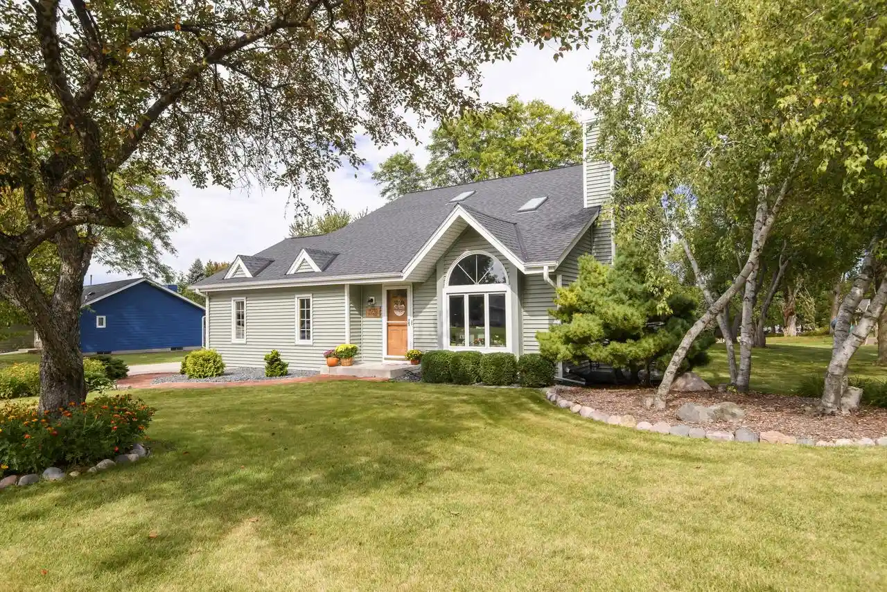 Photo 1 of Single family home for sale at W235n7102 Prairie Ln, Sussex, WI 53089 | MLS# 1983070 | Listing updated on 2026-10-07