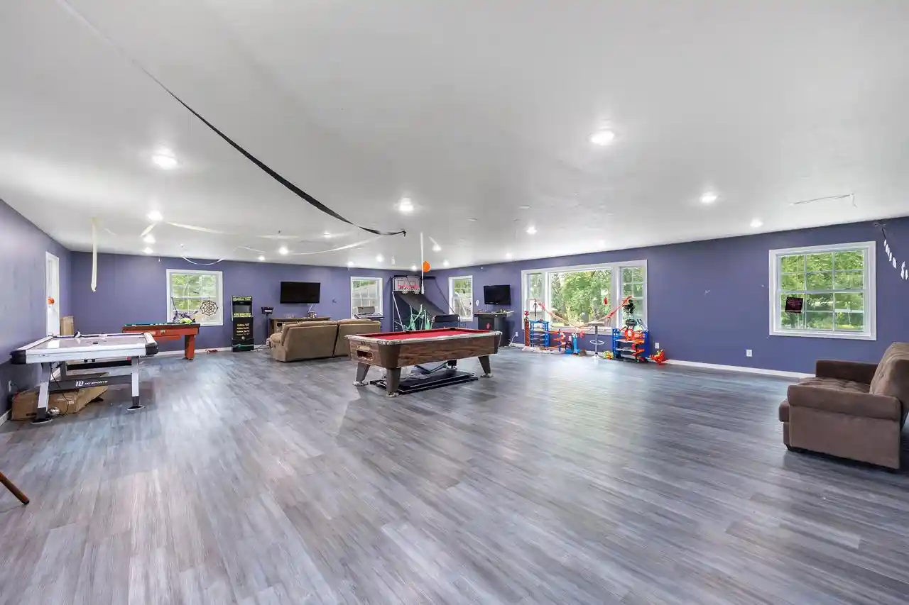 Photo 3 of Single family home for sale at 2839 S Broadway, Green Bay, WI 54304 | MLS# 50333650 | Listing updated on 2026-10-06