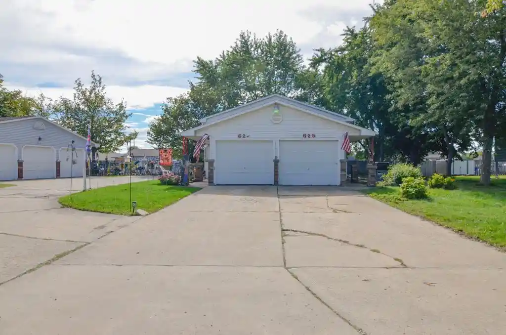 Photo 1 of Multi family home for sale at 623 Victoria Ct, Green Bay, WI 54302 | MLS# 50333320 | Listing updated on 2026-10-08