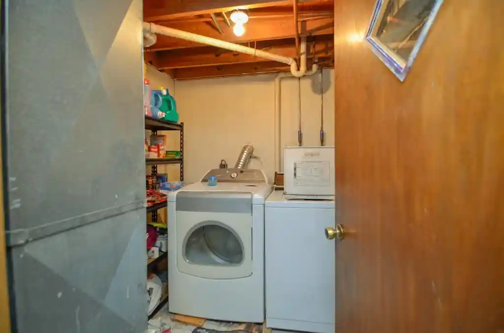 Photo 3 of Multi family home for sale at 623 Victoria Ct, Green Bay, WI 54302 | MLS# 50333320 | Listing updated on 2026-10-08