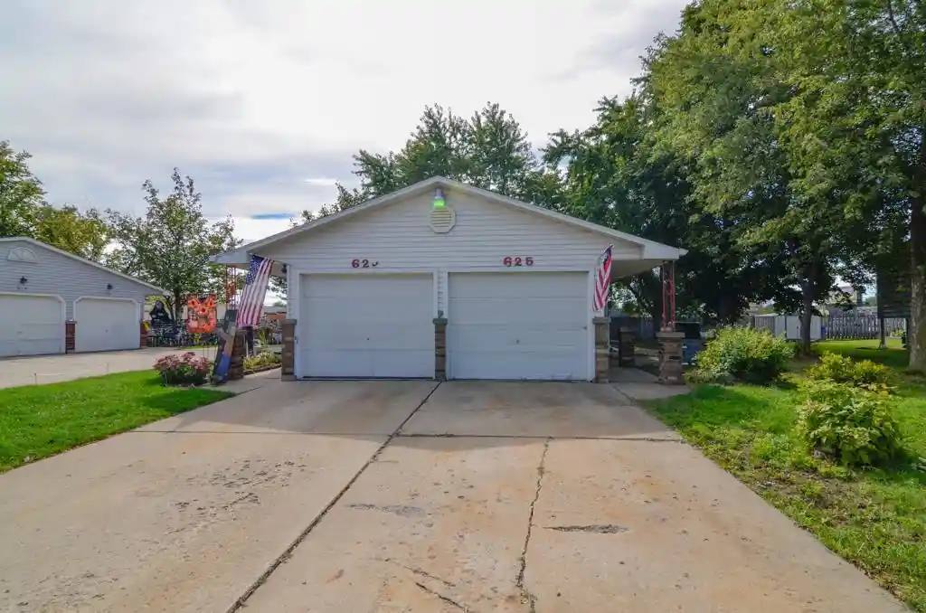 Listing Photo 4 - Condo for sale in building located at 623 Victoria Ct, Green Bay, WI 54302