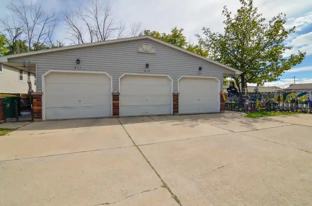 Photo 1 of Multi family home for sale at 617 Victoria Ct, Green Bay, WI 54302 | MLS# 50333322 | Listing updated on 2026-10-05