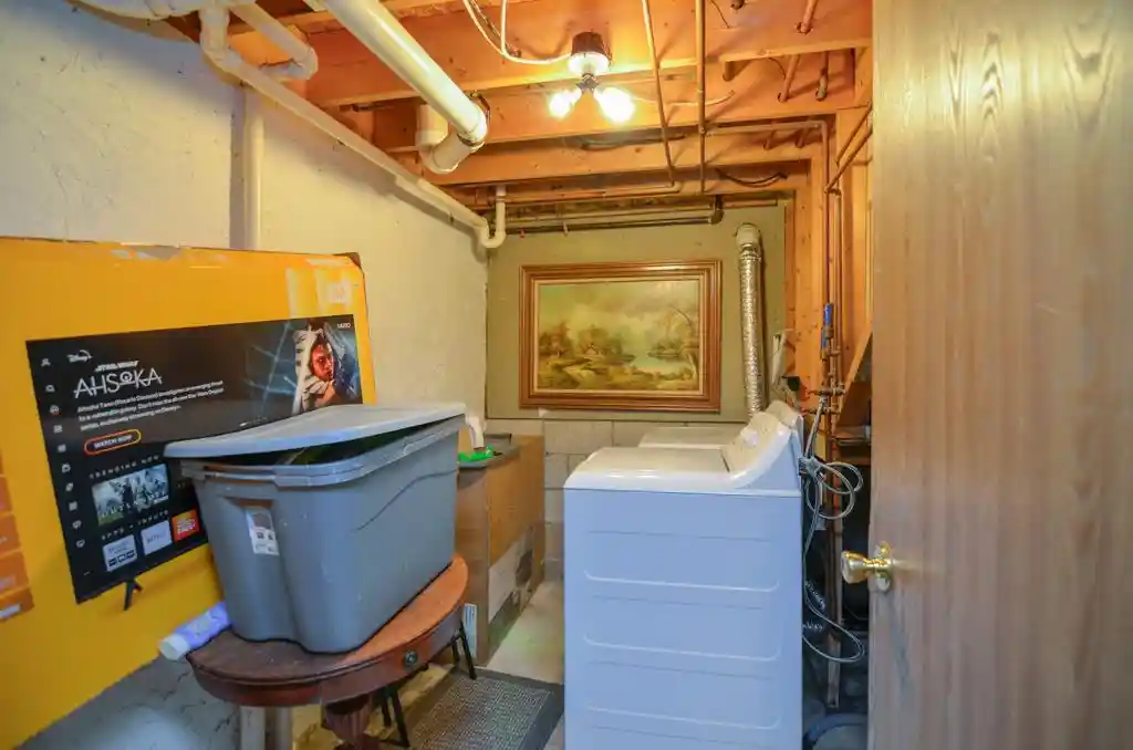Photo 3 of Multi family home for sale at 617 Victoria Ct, Green Bay, WI 54302 | MLS# 50333322 | Listing updated on 2026-10-05
