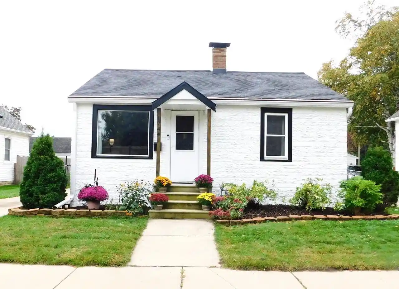 Photo 1 of Single family home for sale at 1744 Eastman Ave, Green Bay, WI 54302 | MLS# 50333669 | Listing updated on 2026-10-06