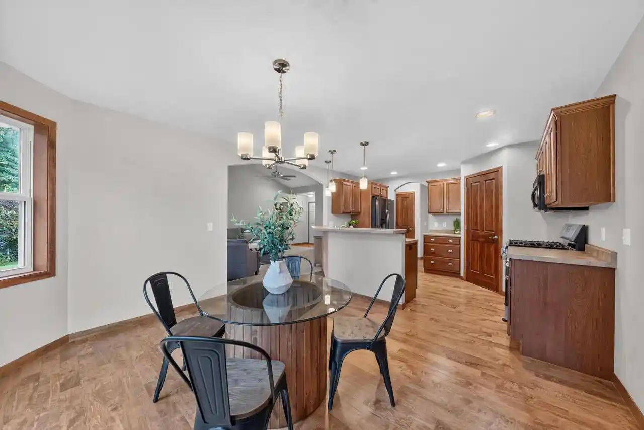Photo 4 of Single family home for sale at 3875 Duchess Ln, Oshkosh, WI 54904 | MLS# 50333678 | Listing updated on 2026-10-06