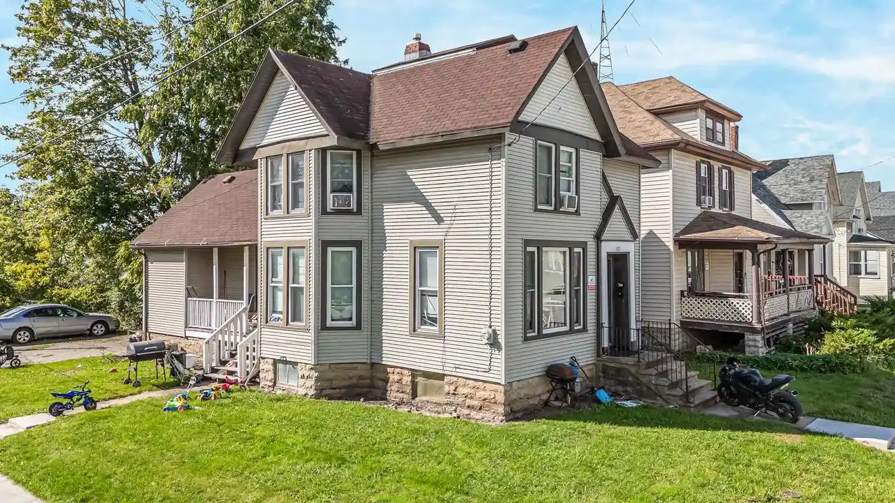 Photo 1 of Single family home for sale at 731 Scott Ave, Oshkosh, WI 54901 | MLS# 50333675 | Listing updated on 2026-10-02