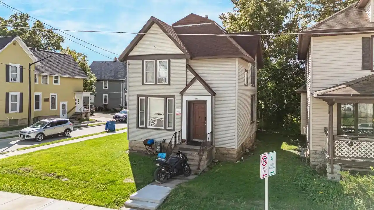 Photo 3 of Single family home for sale at 731 Scott Ave, Oshkosh, WI 54901 | MLS# 50333675 | Listing updated on 2026-10-02