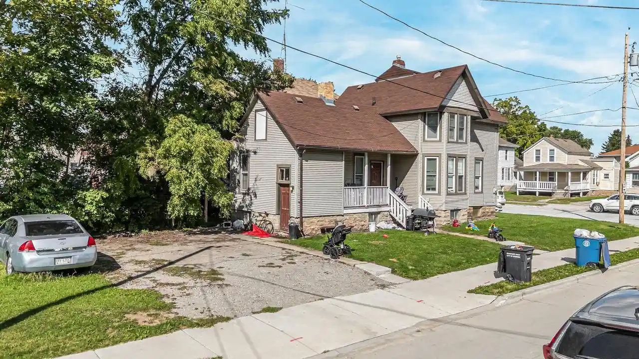Photo 4 of Single family home for sale at 731 Scott Ave, Oshkosh, WI 54901 | MLS# 50333675 | Listing updated on 2026-10-02