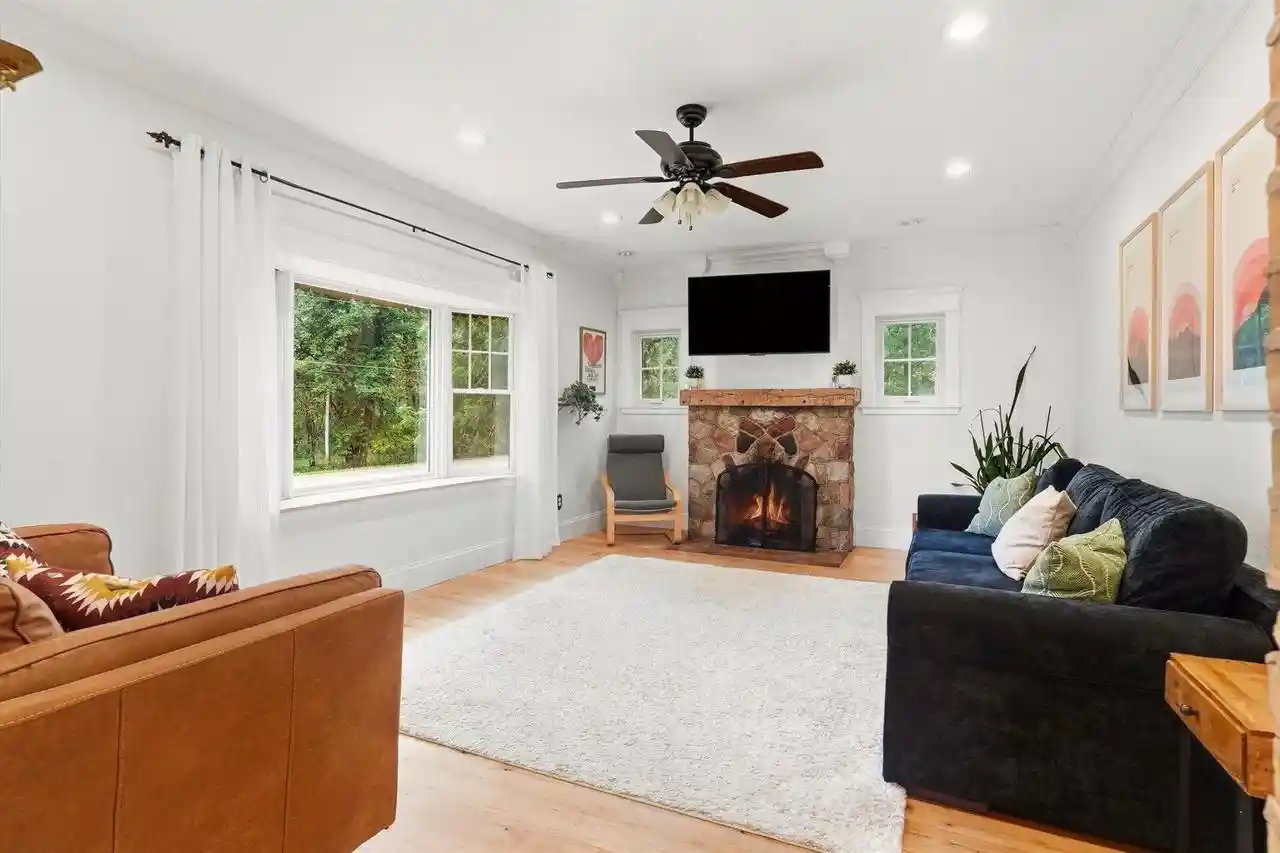 Photo 4 of Single family home for sale at N46w29096 E Capitol Dr, Hartland, WI 53029 | MLS# 1983095 | Listing updated on 2026-10-05