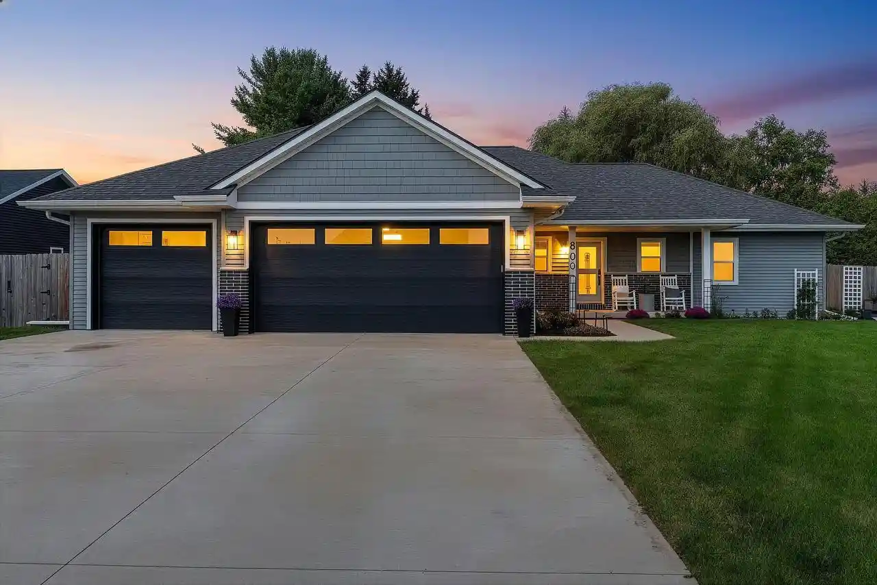 Photo 1 of Single family home for sale at 800 Moonbeam Ln, Francis Creek, WI 54214 | MLS# 1983103 | Listing updated on 2026-10-02