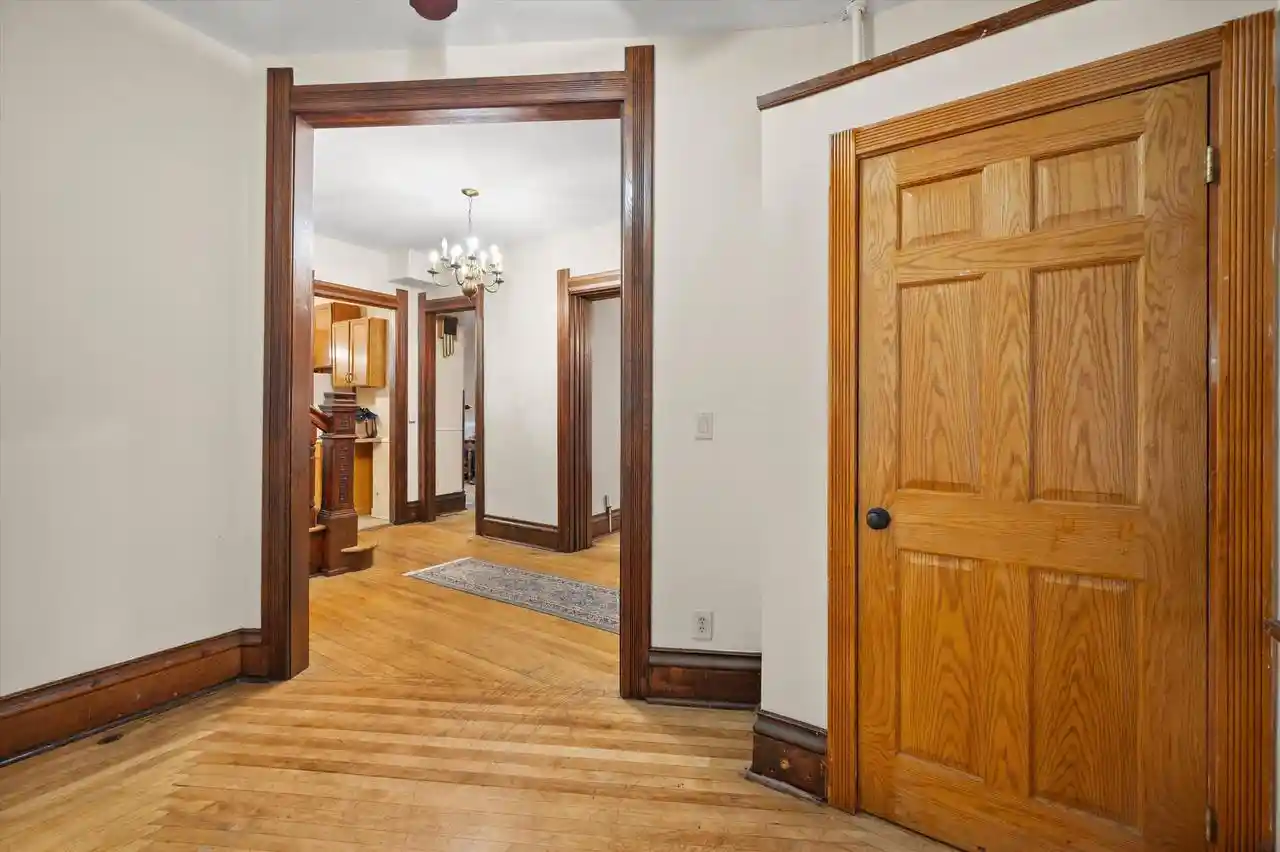 Photo 4 of Single family home for sale at 546 N 32nd Street, Milwaukee, WI 53208 | MLS# 1983105 | Listing updated on 2026-10-09