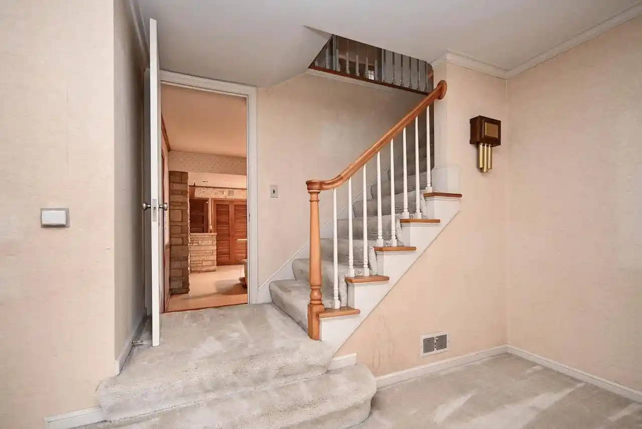 Photo 3 of Sale Pending at 928 11th Street W St, Winona, MN 55987 | MLS# 1983110 | Listing updated on 2026-10-08