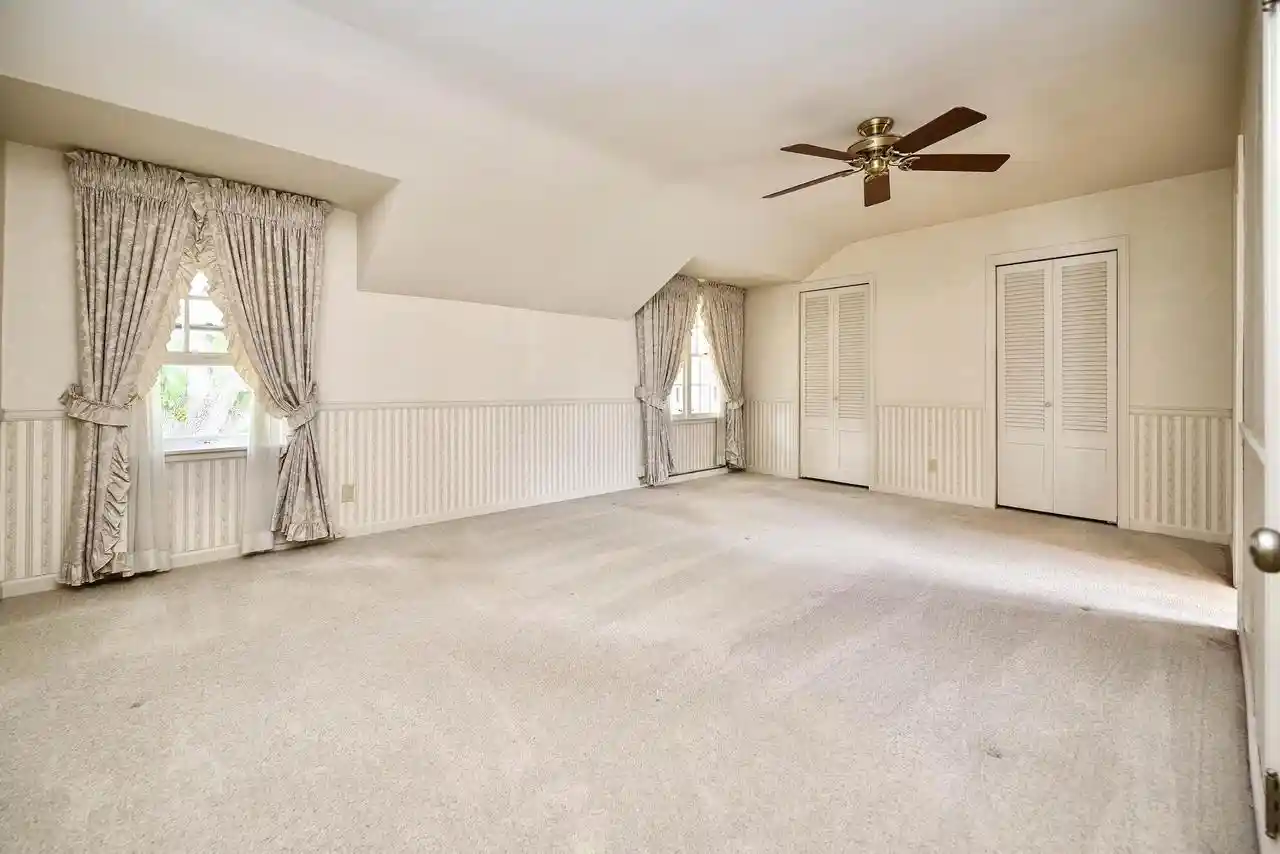 Photo 4 of Sale Pending at 928 11th Street W St, Winona, MN 55987 | MLS# 1983110 | Listing updated on 2026-10-08