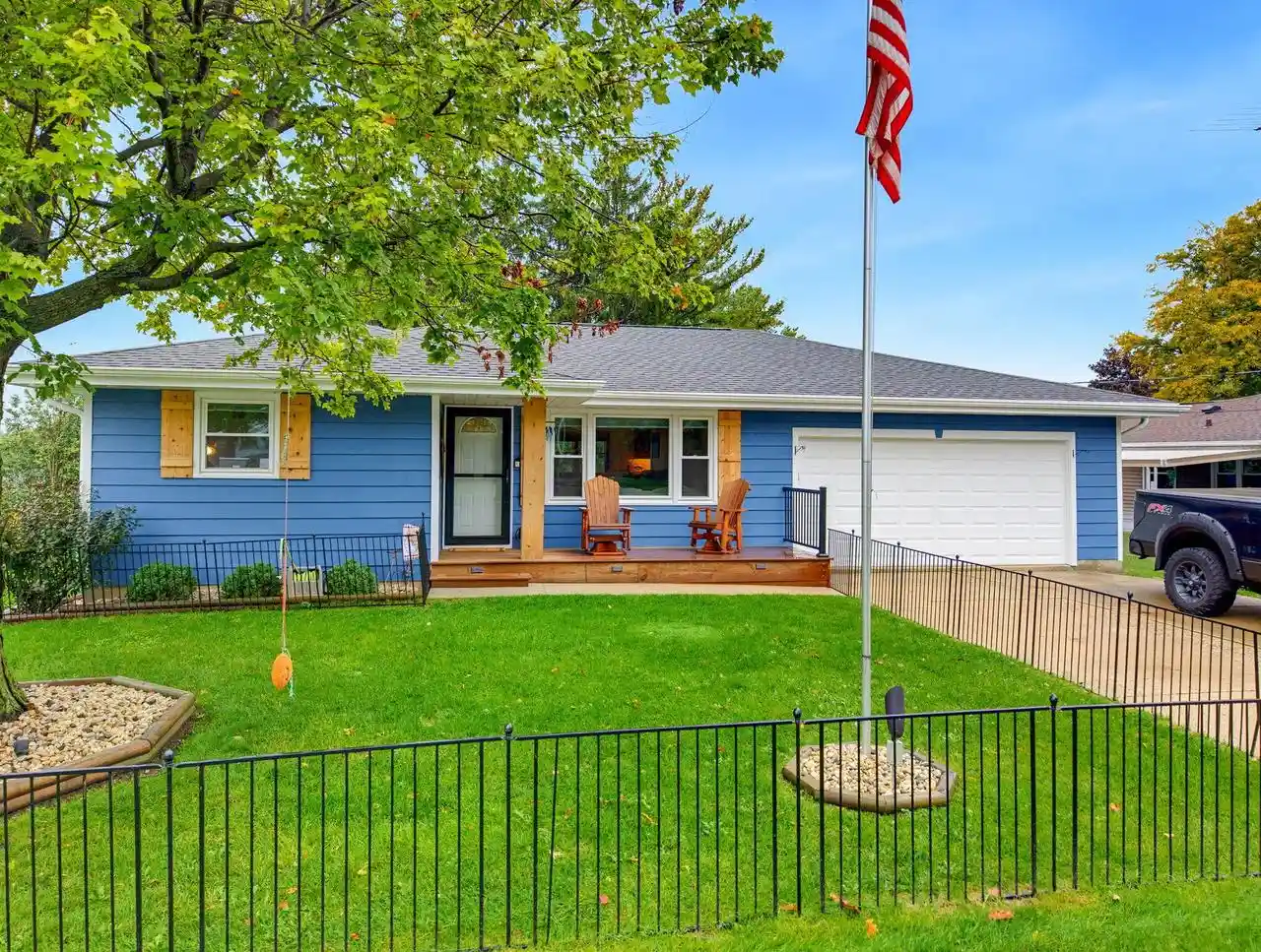 Single family home for sale at 1520 Prospect St, Watertown, WI 53098 | MLS# 1983113