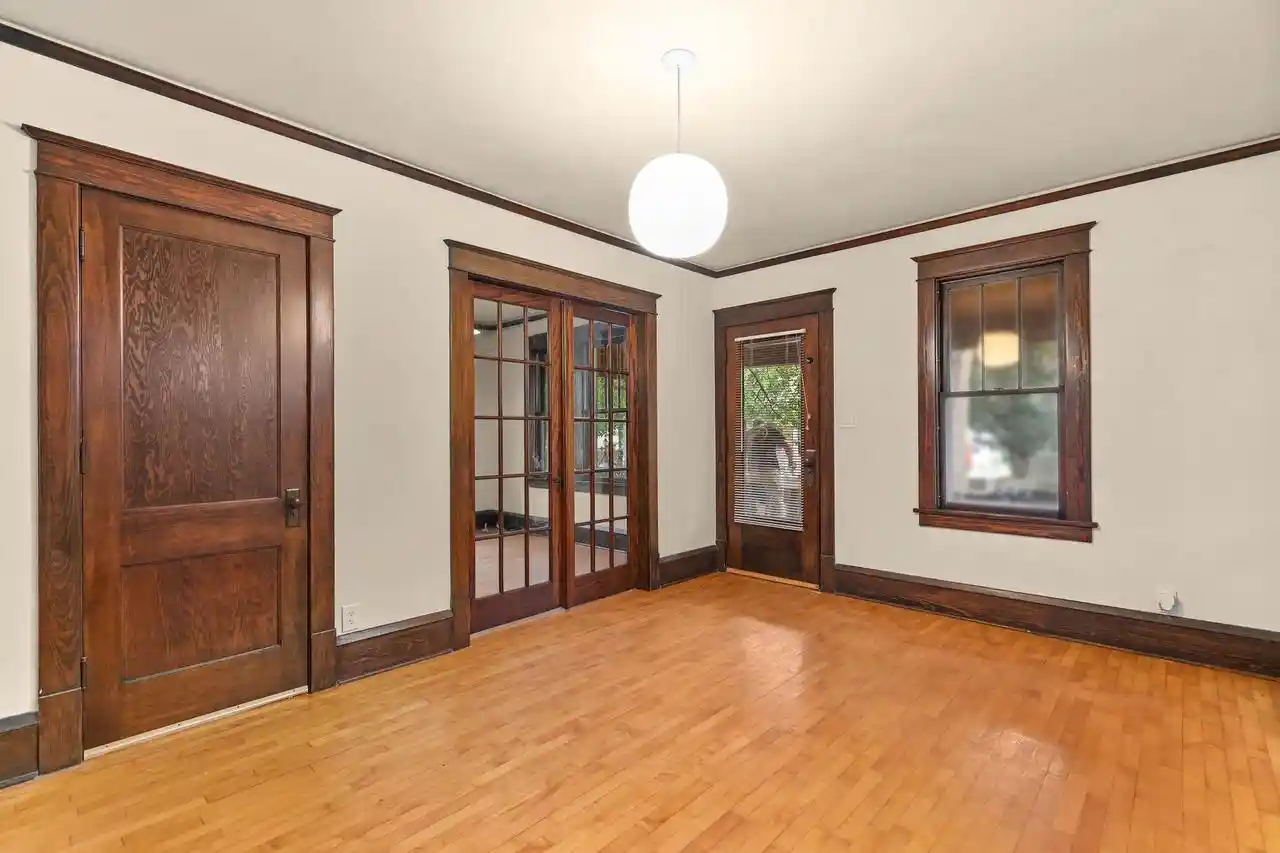Photo 4 of Single family home for sale at 1016 W Commercial St, Appleton, WI 54914 | MLS# 50333687 | Listing updated on 2026-10-12