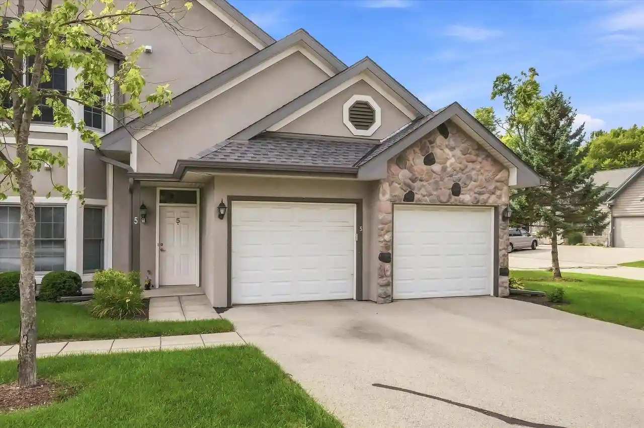 Condo for sale at N30w23082 Pineview Way #5, Pewaukee, WI 53072 | MLS# 1983119