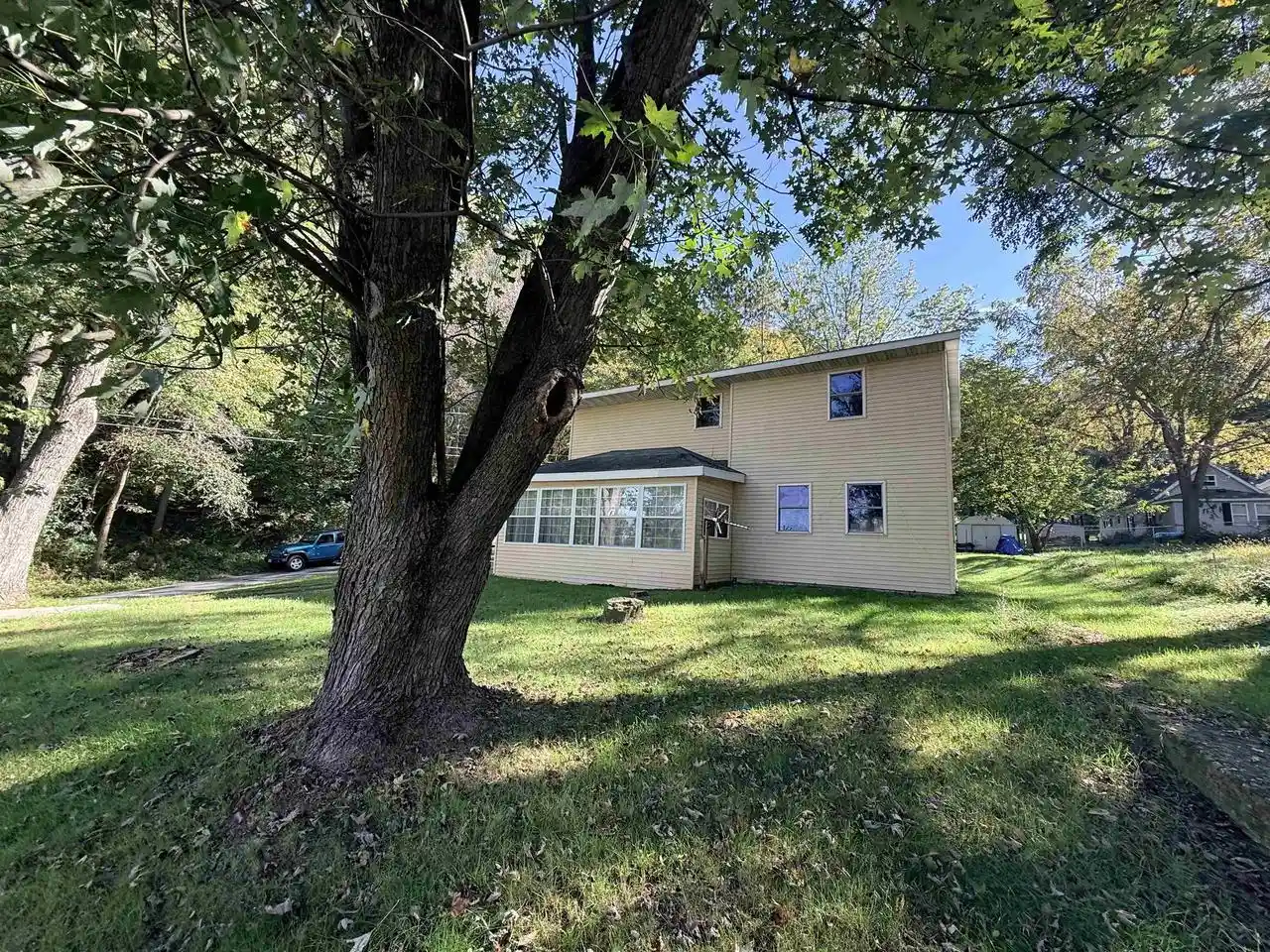 Photo 1 of Single family home for sale at 587 N Walnut St, Richland Center, WI 53581 | MLS# 2033916 | Listing updated on 2026-10-08