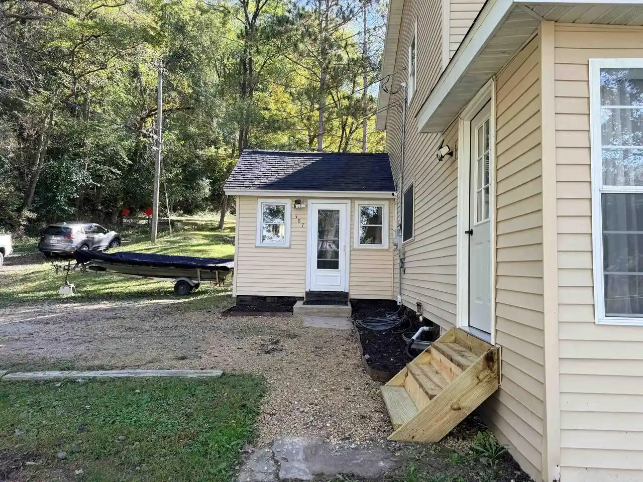 Photo 2 of Single family home for sale at 587 N Walnut St, Richland Center, WI 53581 | MLS# 2033916 | Listing updated on 2026-10-08