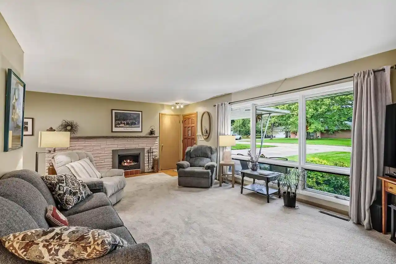 Photo 1 of Single family home for sale at 219 Heidel Rd, Thiensville, WI 53092 | MLS# 1983124 | Listing updated on 2026-10-07